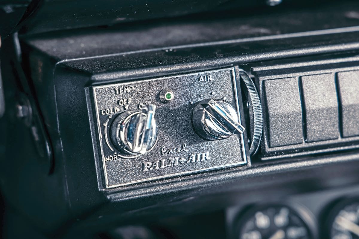 Close up of air con in the Pontiac GTO