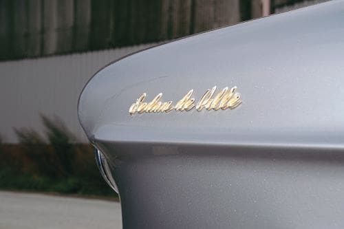 Sedan De Ville emblem